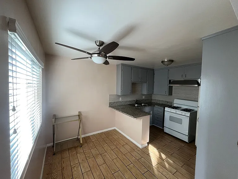 4352 Texas St — Photo 7