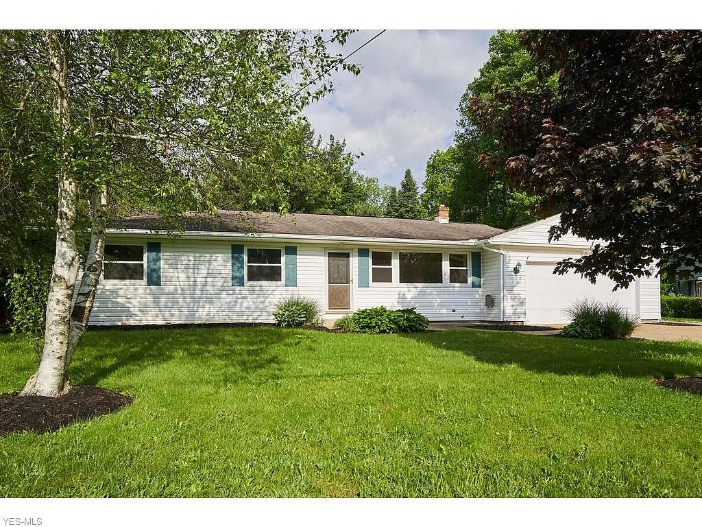 1542 Centerview Dr photo 1