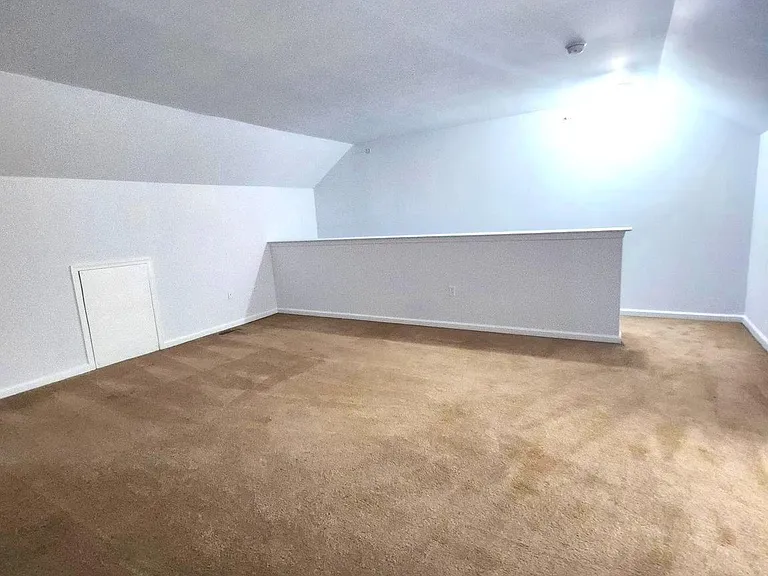 302 Hidden Dr — Photo 25