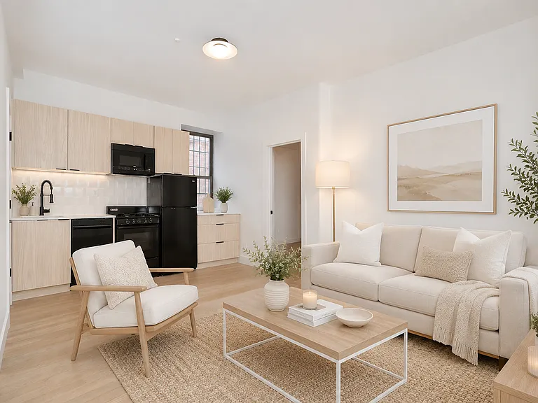 208 E 6th St #2 — Photo 1