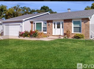 1410 N Scully Dr, McHenry, IL 60050