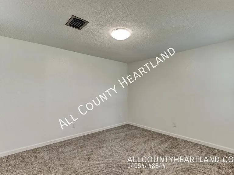 2121 Meench Dr — Photo 11