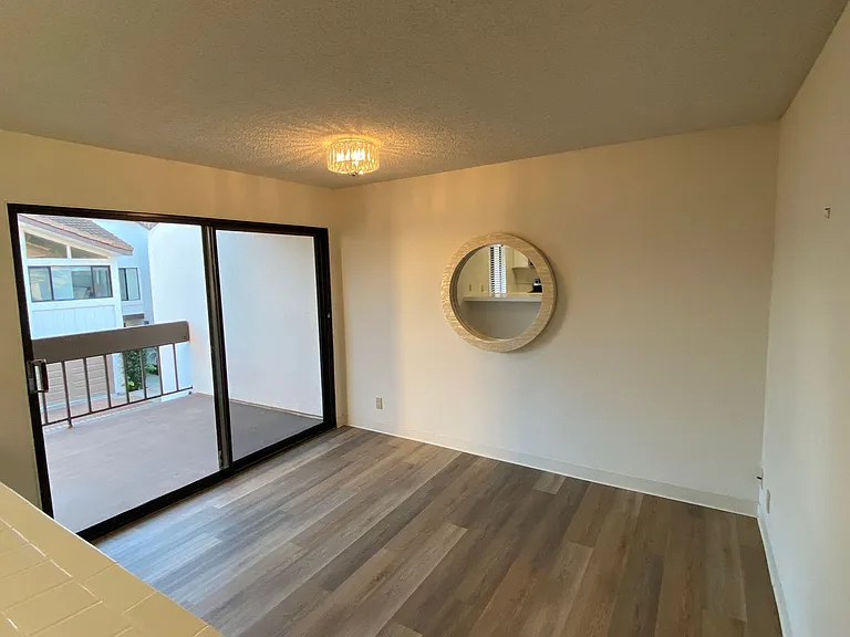 659 Del Parque Dr #B — Photo 9