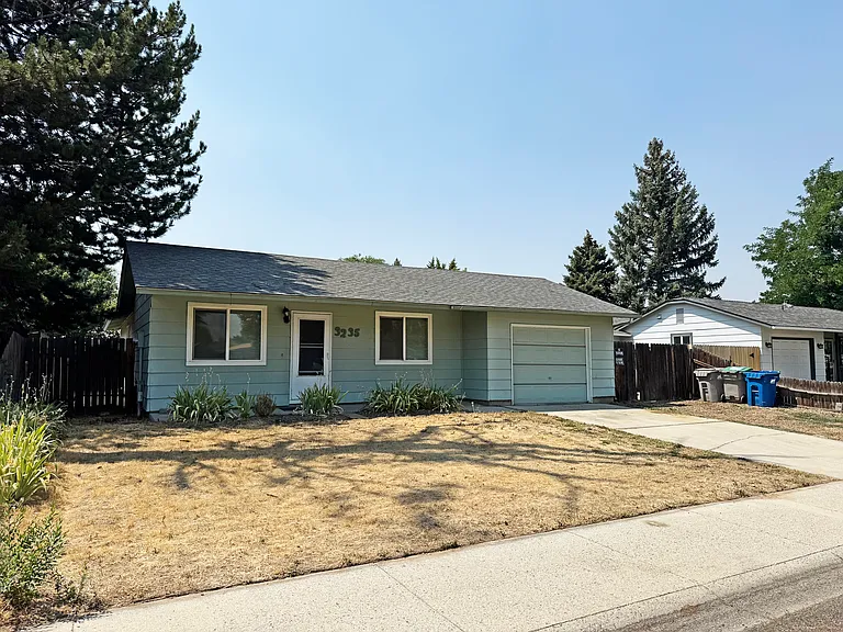 3235 S Law Ave — Photo 2