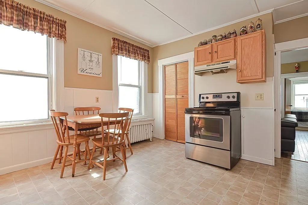 Building Photo - 11 Doane St #2