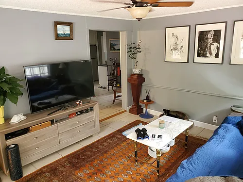 415 NE 8th Ave #COTTAGE ON ALLEY Photo 1 415 NE 8th Ave #COTTAGE ON ALLEY Photo 1