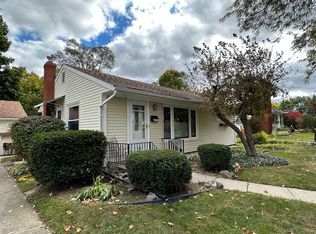 515 S Tompkins St, Howell, MI 48843