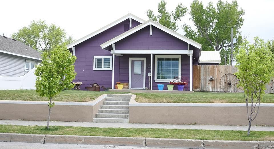 1st image of 208 G St
