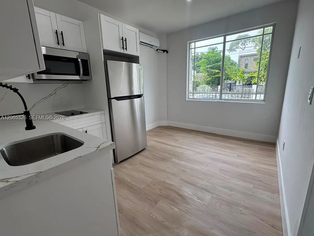 Beacon Manor — Photo 1