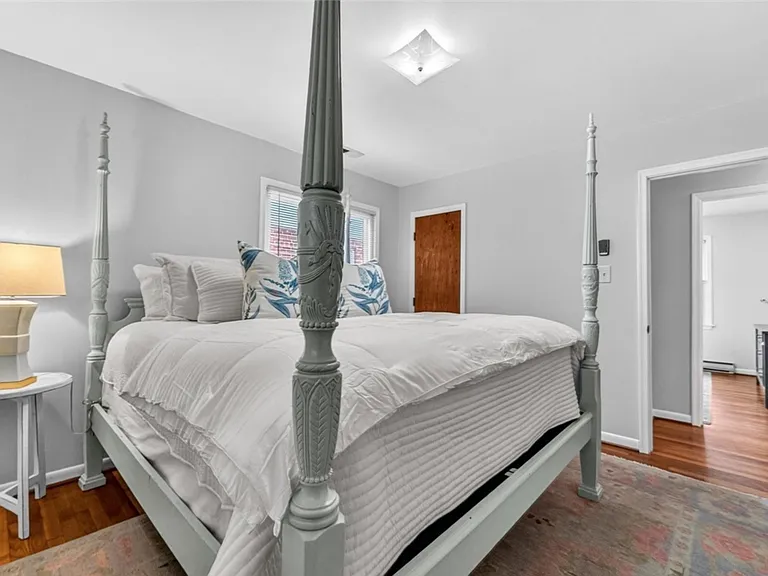 Primary bedroom (NW corner)