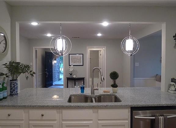 5th image of 2915 Cambridgeshire Dr