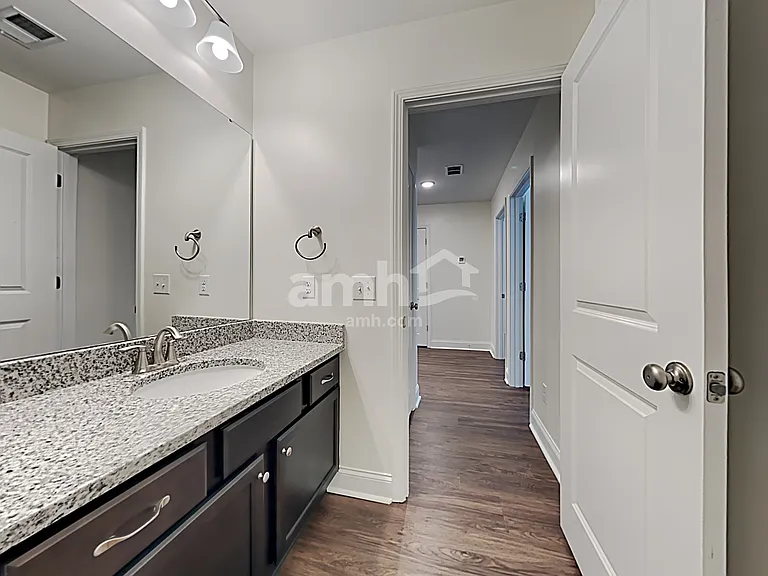 505 W Lionel Rd — Photo 19
