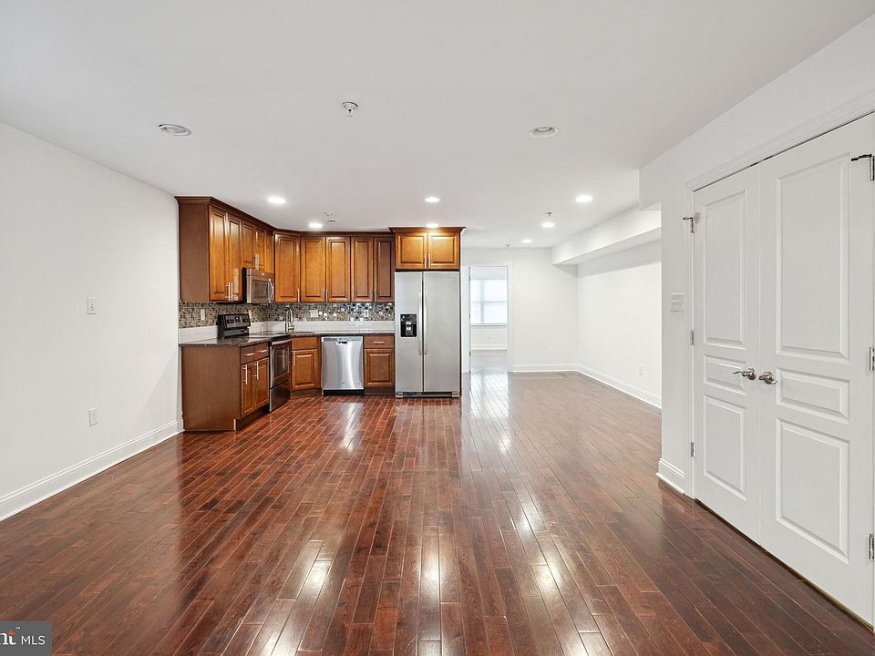 1st image of 2220 Frankford Ave #2