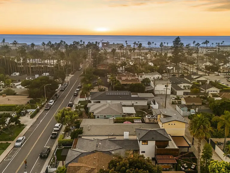 952 Pacific Beach Dr — Photo 33