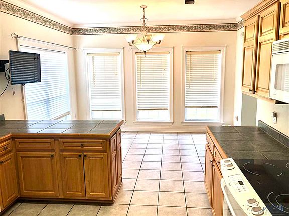 5th image of 269 Lake Penchant Ct
