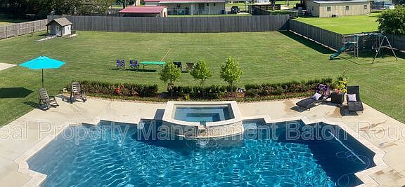 4th image of 4622 McKenzie Ln