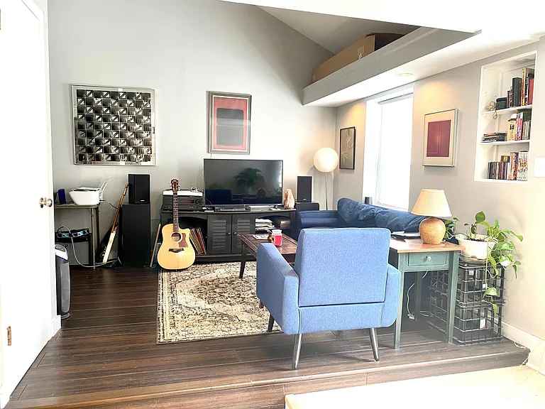 5165 Broadway St — Photo 17