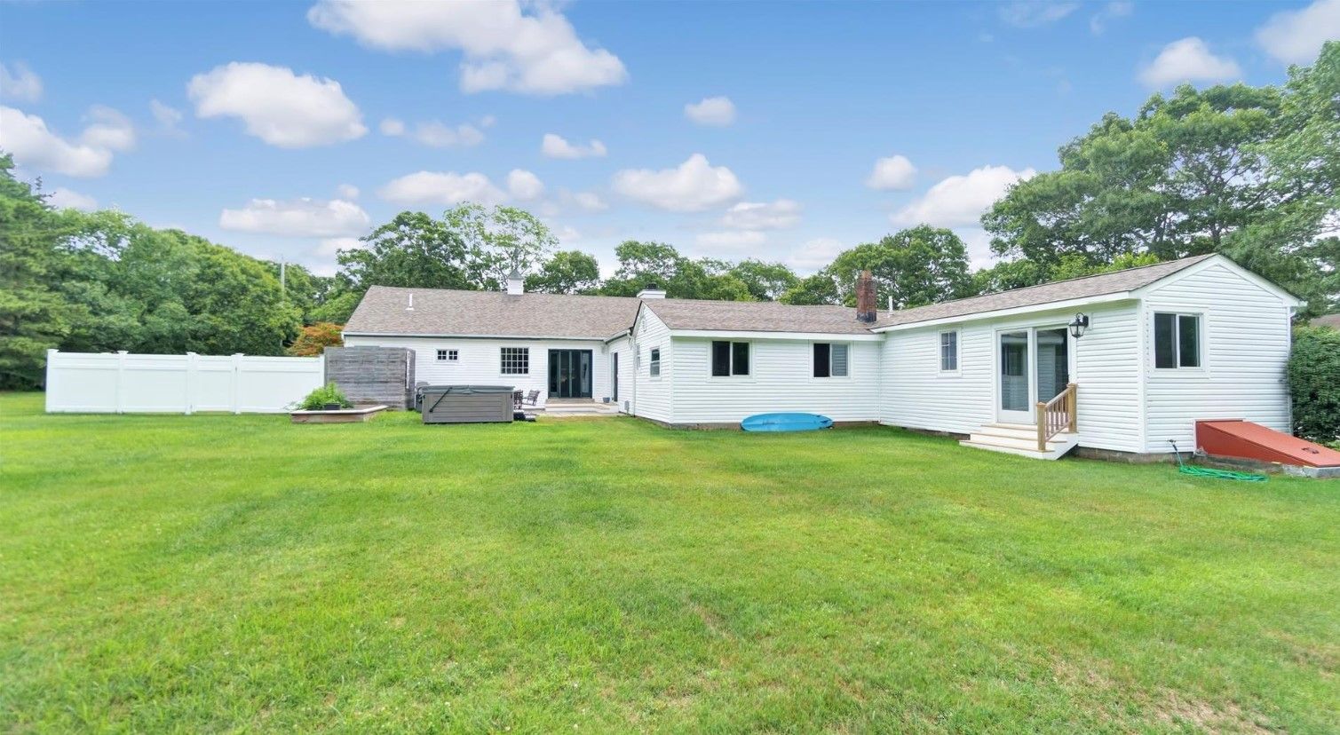 39 Peters Ln, Westhampton Beach, NY 11978 Out East