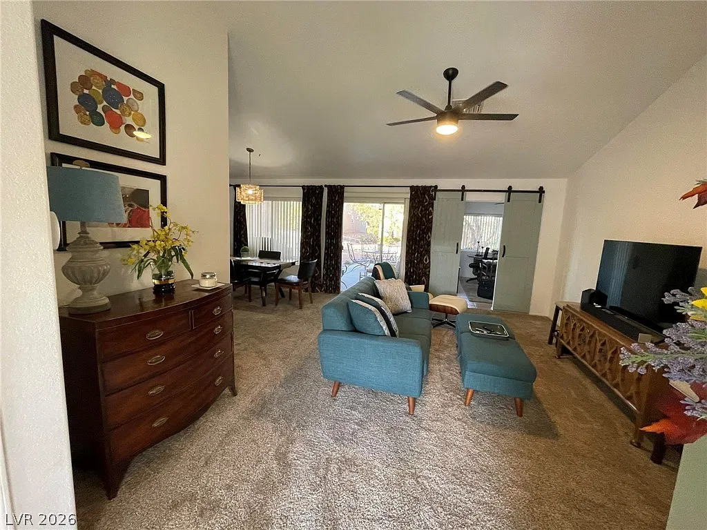 2 bed, 2.0 bath, 1370 sqft, $2,495 — Photo 2