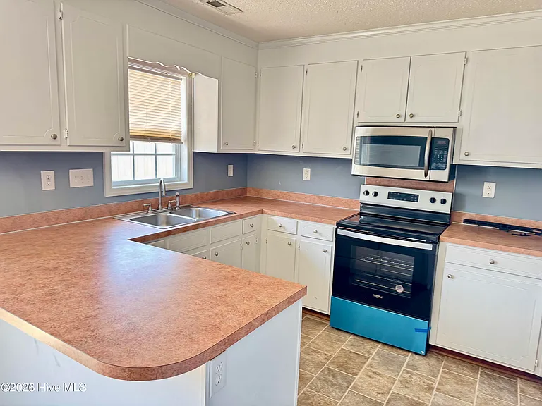 1205 Cross Creek Cir #B6 — Photo 7