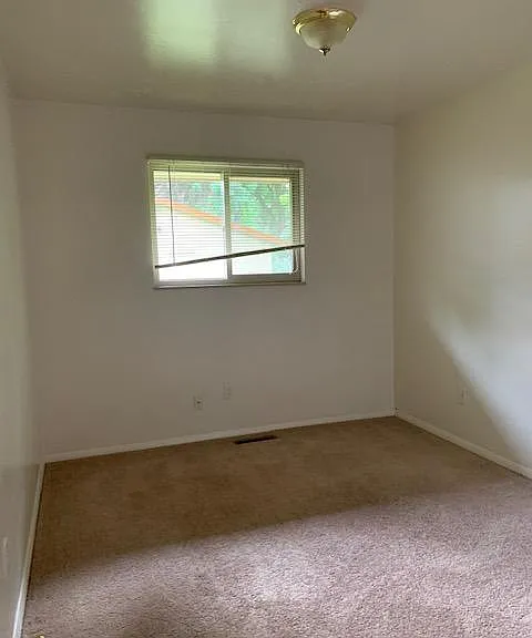 1519 W Mountain Ave — Photo 13