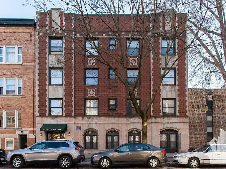 635 W Barry #311 — Photo 1