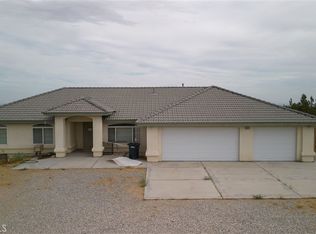 3924 White Fox Trl, Phelan, CA 92371