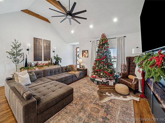 5th image of 2620 S Piguet Ln