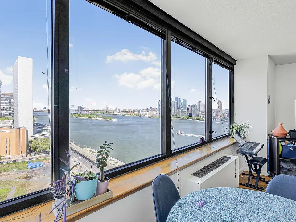 415 E 37th St #25J