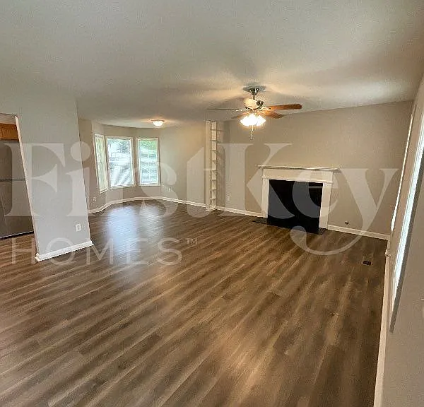 110 Ivy Trace Ln — Photo 2