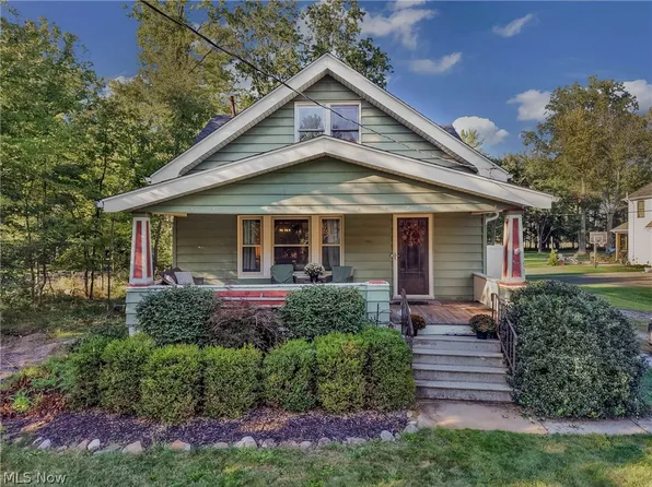 27776 Bassett Rd, Westlake, OH 44145