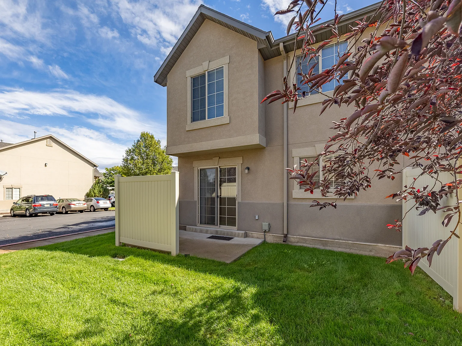 3 bed, 2.5 bath, 1423 sqft, $1,500 — Photo 4