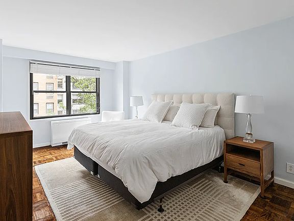 4th image of 1060 Park Ave APT 4B