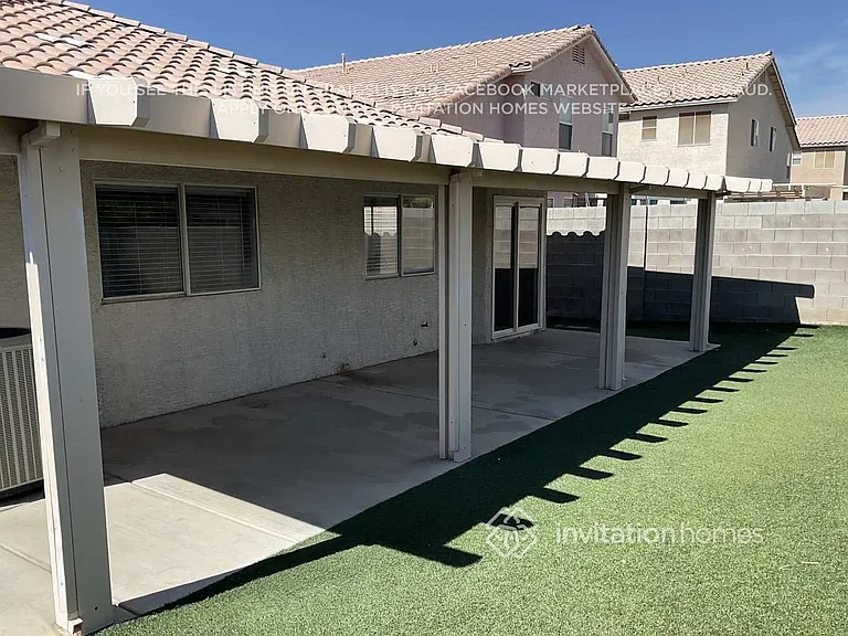 8904 Chenin Ave — Photo 15