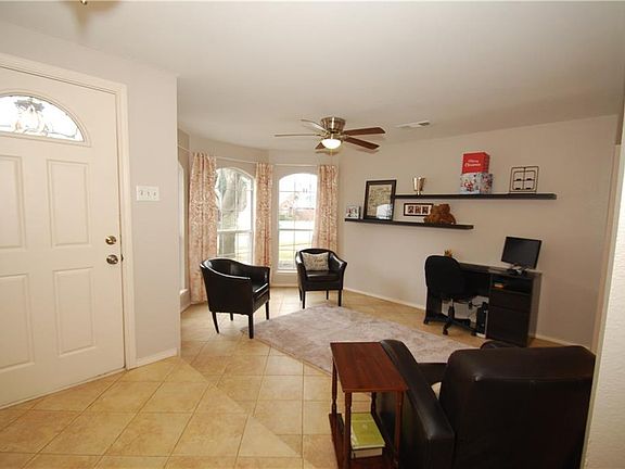 2nd image of 3408 Ivy Glen Dr