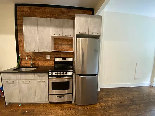 Rented by Premier Metro Realty Corp | media 14