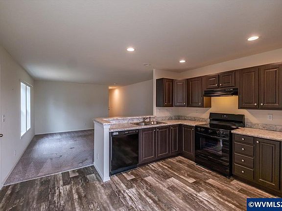 5th image of 204 Cascade Dr Unit 24