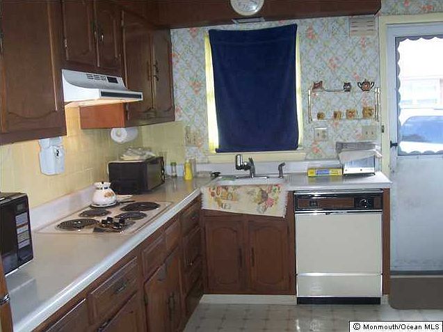 2nd image of 32 Sterling Street #C