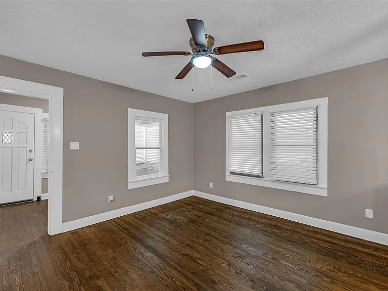 4102 Ursuline St — Photo 11