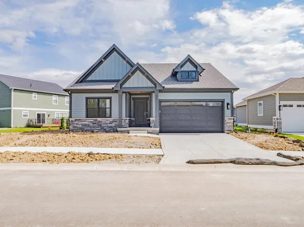 1753 Forest Ridge Dr, Valparaiso, IN 46385