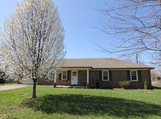 402 Aspen Dr, Lawrenceburg, KY 40342