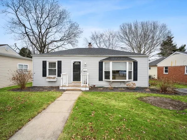 29 N Linden Ave, Palatine, IL 60074