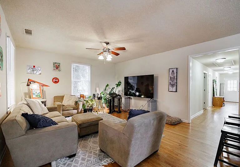 430 Cleveland Ave — Photo 3