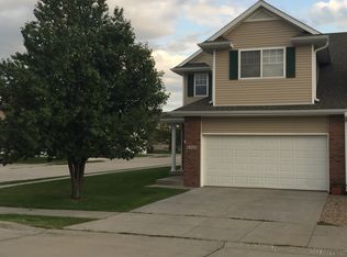 8969 Sicily Ln, Lincoln, NE 68526