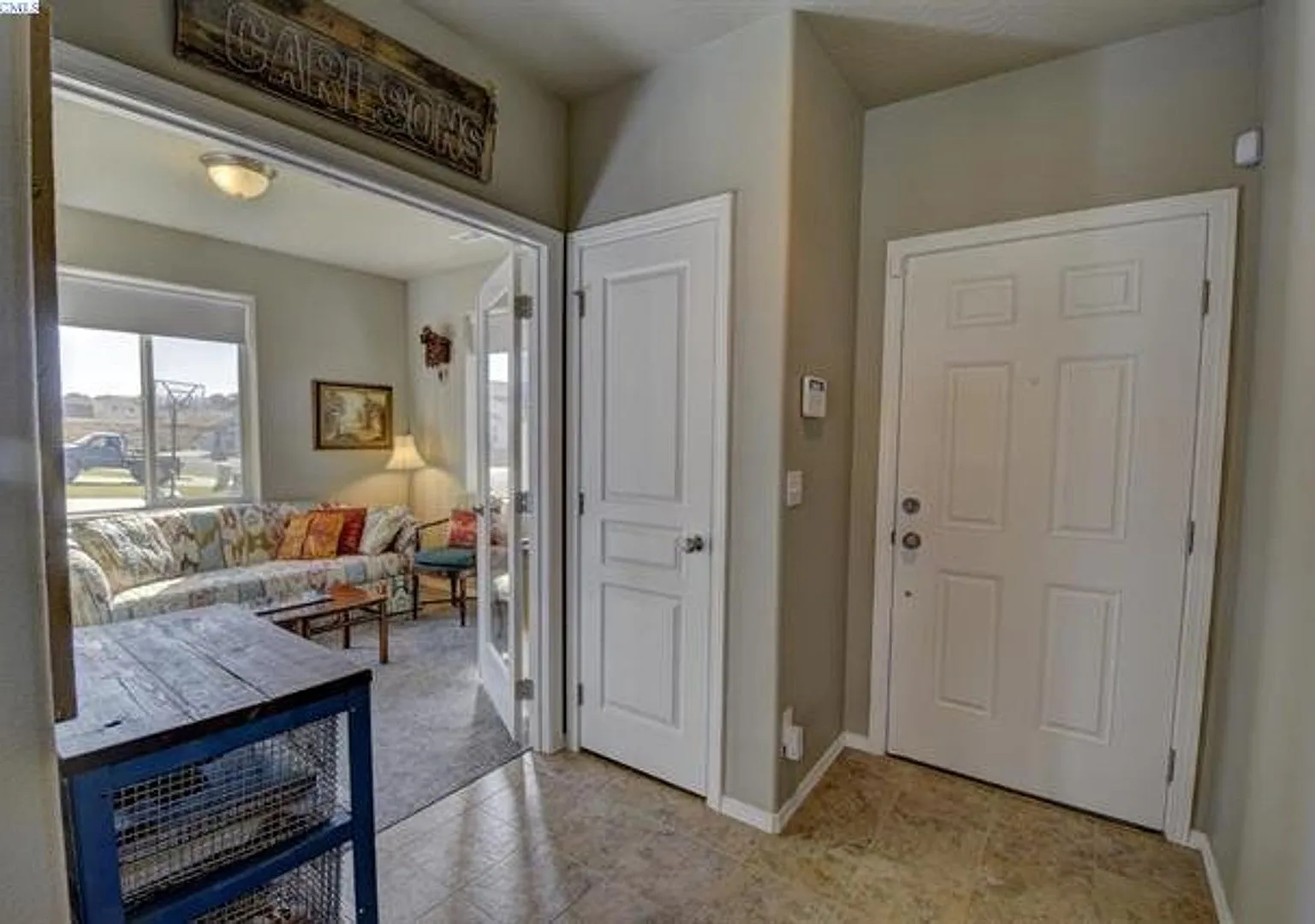 Immaculant 4BD/2.5BA Single Family Home on Sunnyside Hill — Photo 2