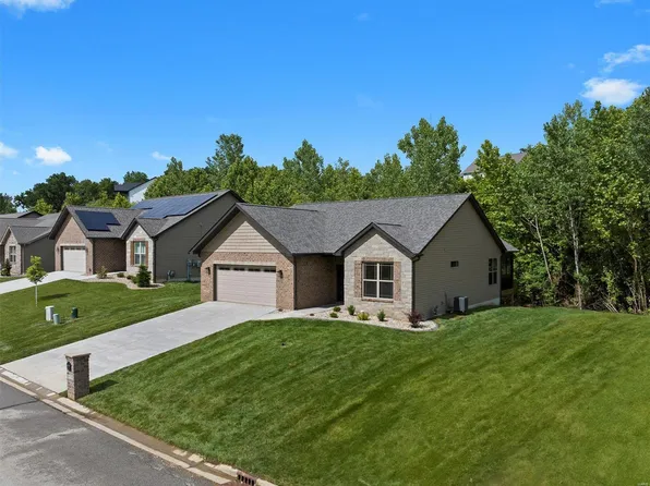 7976 Walker Meadows Dr, Caseyville, IL 62232
