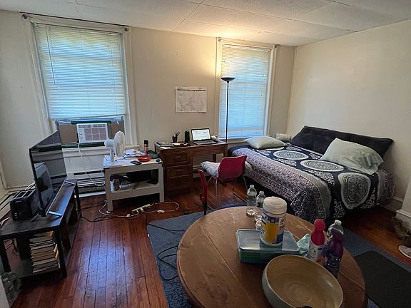 4th image of 4226 Pine St #3F