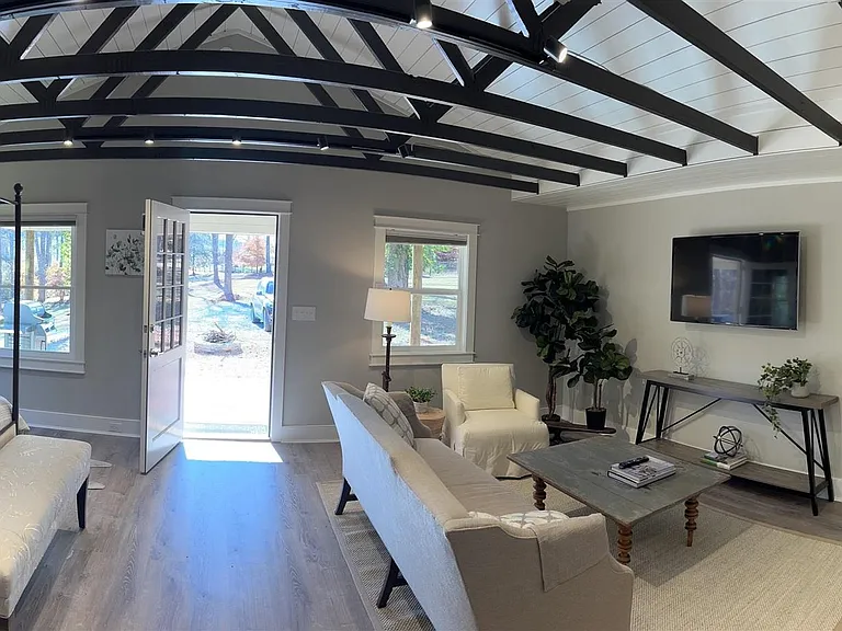 652 Ivy Hl — Photo 14