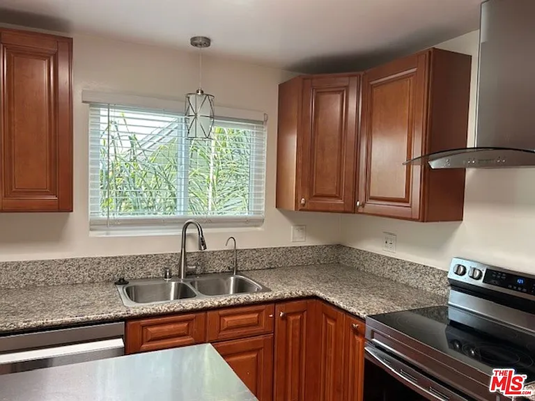 36 Brooks Ave #D — Photo 20