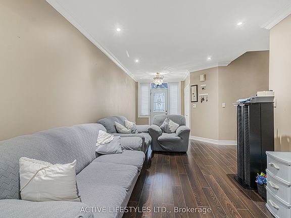 2nd image of 10 Hartnell Sq #59